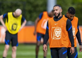 Barcelone négocie toujours le transfert gratuit de Memphis Depay