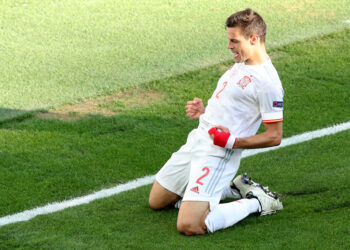 Cesar Azpilicueta de Chelsea a établi un record d’Espagne lors du festival des buts en Croatie