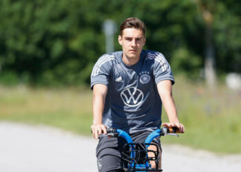 Liverpool « une option très intéressante » pour Florian Neuhaus