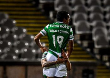 Arsenal tient des discussions informelles avec les représentants de Tiago Tomas