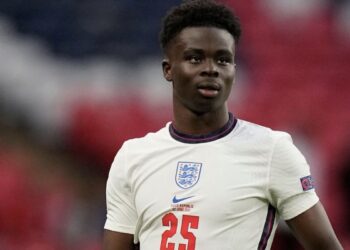 Saka fait des choses à Saka pour l’Angleterre : le départ de Steve Bould confirmé