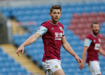 West Ham United a donné un coup de pouce à la signature du défenseur de Burnley James Tarkowski