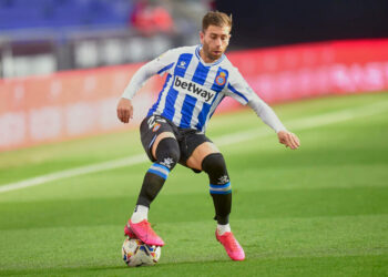 West Ham envisage une décision pour Adrian Embarba