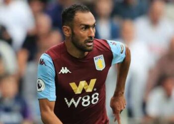 Elmohamady: l’ancien défenseur d’Aston Villa veut rester en Premier League au milieu des liens avec Al Ahly