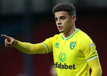 Manchester United ravive l’intérêt pour Max Aarons de Norwich City