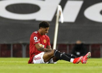 Les fans disent que la décision de chirurgie de l’épaule de Marcus Rashford est « ridicule » – Man United News & Transfer News