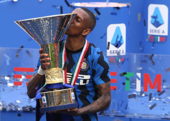 Ashley Young dit qu’il avait hâte de terminer le retour d’Aston Villa