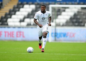 Marc Guehi peut remplacer Kurt Zouma s’il part et nous faire économiser des millions –
