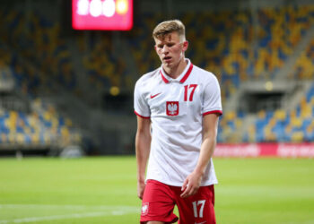 Les fans de Leeds réagissent alors que Mateusz Bogusz rejoint l’UD Ibiza en prêt