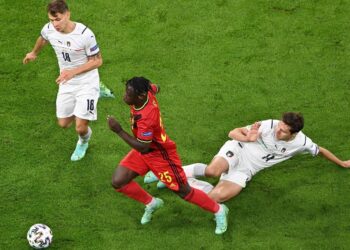 Les fans de Liverpool convaincus que les Reds devraient signer l’héritier de Mane, Doku