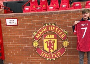 La star de Liverpool Ennis rejoint United après un refus de contrat