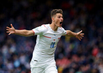 Everton et Tottenham liés à un déménagement pour Patrik Schick