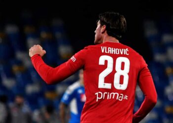 Vlahovic, lié aux Spurs, marque 7 buts en 45 minutes en match amical de pré-saison