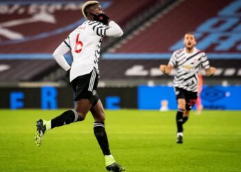 Le Paris Saint Germain intensifie sa poursuite de Paul Pogba