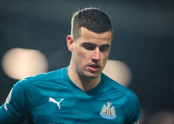 Ce que la blessure de Dubravka signifie pour l’effondrement de la sortie de Newcastle/Woodman