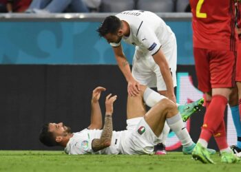 Le chef de Chelsea tend la main à Leonardo Spinazzola, blessé