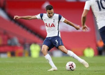 Reguilon envoie un message à la nouvelle recrue Bryan Gil