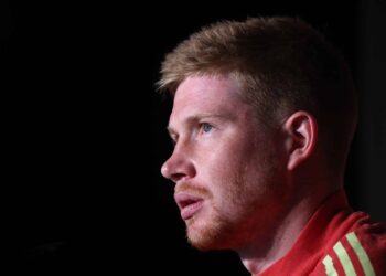 De Bruyne de Man City s’inquiète alors que le Belge joue avec un ligament de la cheville déchiré