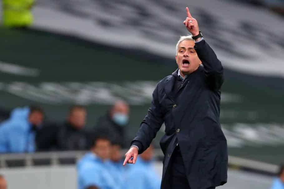 Jose Mourinho envisage les retrouvailles de la Roma avec Eric Bailly de Man United