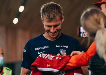 (Photo) La réaction de Klavan lorsqu’on lui a demandé de signer un kit de Liverpool