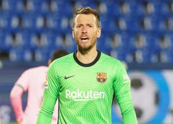 Les fans d’Arsenal ne sont pas impressionnés par l’intérêt signalé pour le gardien de Barcelone Neto