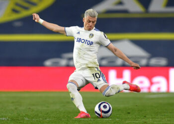 Les fans de Leeds en ébullition alors qu’Ezgjan Alioski accepte un accord pour rejoindre Galatasaray