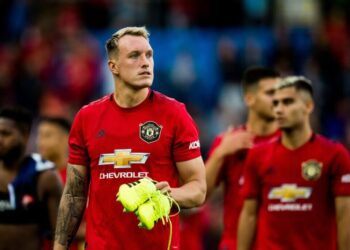 Newcastle United intéressé à signer Phil Jones sur un transfert gratuit
