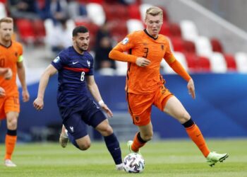 Tottenham rejoint la course pour Houssem Aouar