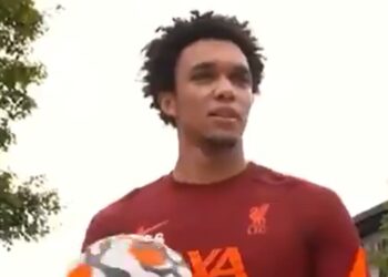 Alexander-Arnold signe un contrat à long terme à Liverpool