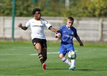 West Ham et Leeds United ont fait une offre à Chelsea pour Lewis Bate