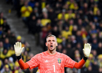 West Ham lié au gardien de la Roma Robin Olsen