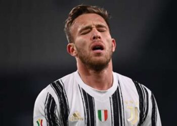 Le milieu de terrain de la Juventus Arthur sera absent deux mois après une opération au genou