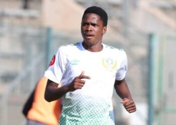 Sifiso Ngobeni: Mamelodi Sundowns recrute le défenseur du Celtic de Bloemfontein