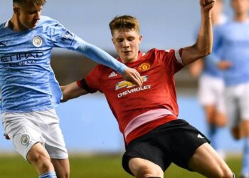 Will Fish, très bien noté, rejoint le comté de Stockport en prêt – Man United News And Transfer News