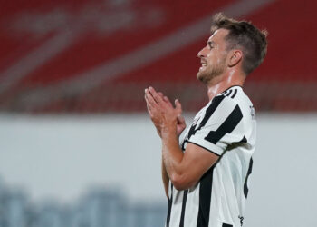 Wolverhampton Wanderers souhaite signer Aaron Ramsey mais un accord semble peu probable