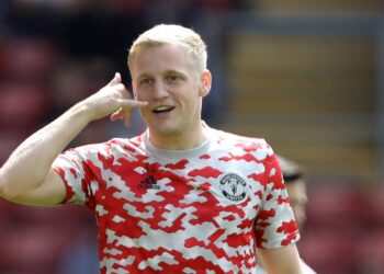 Dimitar Berbatov exprime son inquiétude quant à l’avenir de Donny van de Beek à Manchester United – Man United News And Transfer News