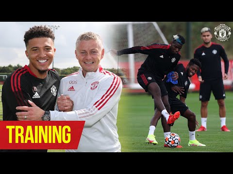 La PREMIÈRE séance d'entraînement de Jadon Sancho à Carrington !  |  Manchester United
