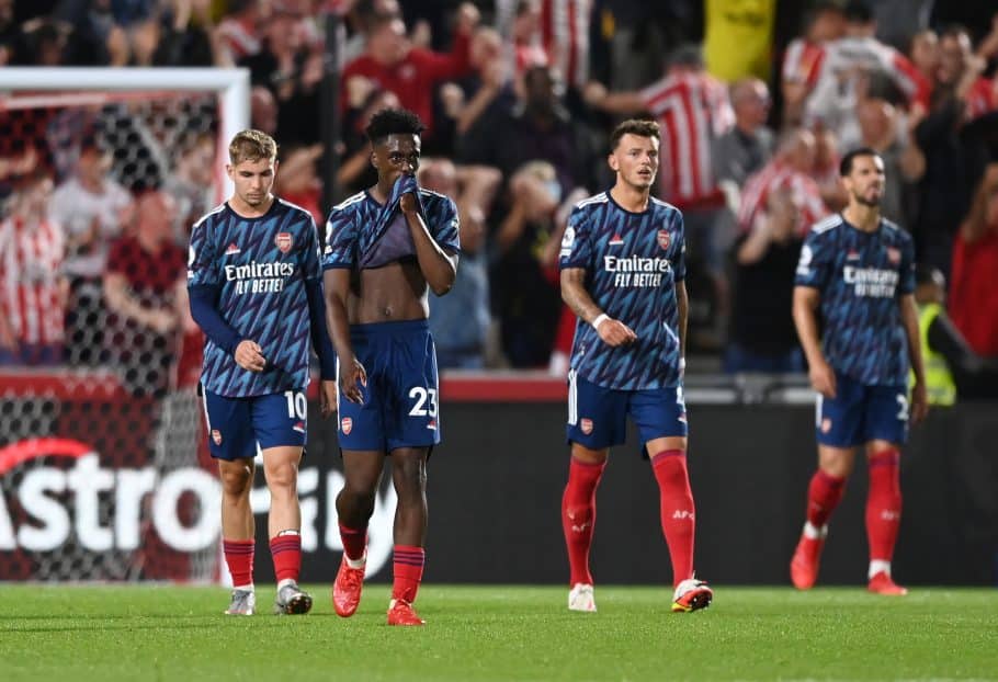 Arsenal s'écrase sur une défaite 2-0 en soirée d'ouverture contre Brentford, nouvellement promu