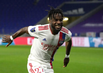 Burnley fait une offre de 12 millions de livres sterling pour l’ailier lyonnais Maxwel Cornet
