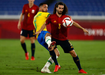 Burnley rejoint Brighton & Hove Albion dans la course pour signer Marc Cucurella