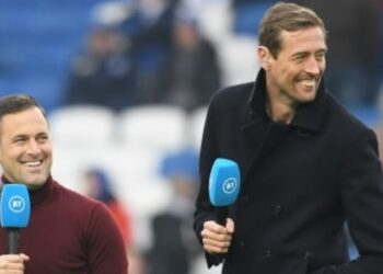 L’ancien duo de Liverpool fait l’éloge d’Harvey Elliott « confiant » après une performance « mature »