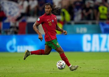 Activité tardive à Molineux alors que Renato Sanches ‘s’apprête à rejoindre’ les loups