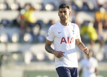 Le nouveau garçon Romero se débat alors que les Spurs tombent face à Pacos de Ferreira