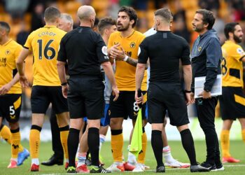 Neves fulmine alors que la controverse monte autour du vainqueur de Man United contre les Wolves