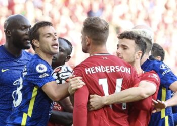 Owen s’en prend à Henderson pour un moment «inutile»