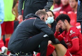 Le milieu de terrain de Liverpool Curtis Jones exclu du choc de Norwich