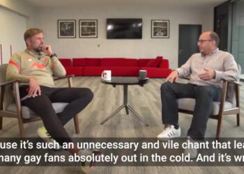 Jurgen Klopp dénonce les chants homophobes et qualifie les fans de Liverpool d’« idiots »