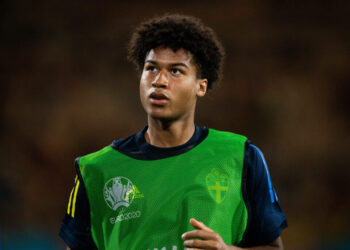 La porte est désormais grande ouverte pour que Leeds signe Jens Cajuste alors que le directeur s’exprime