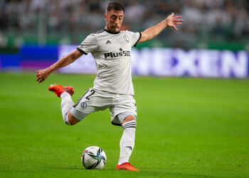 Le Celtic lorgne vers Josip Juranovic
