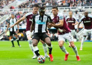 Les fans de Newcastle réagissent à l’affichage d’Allan Saint-Maximin contre West Ham